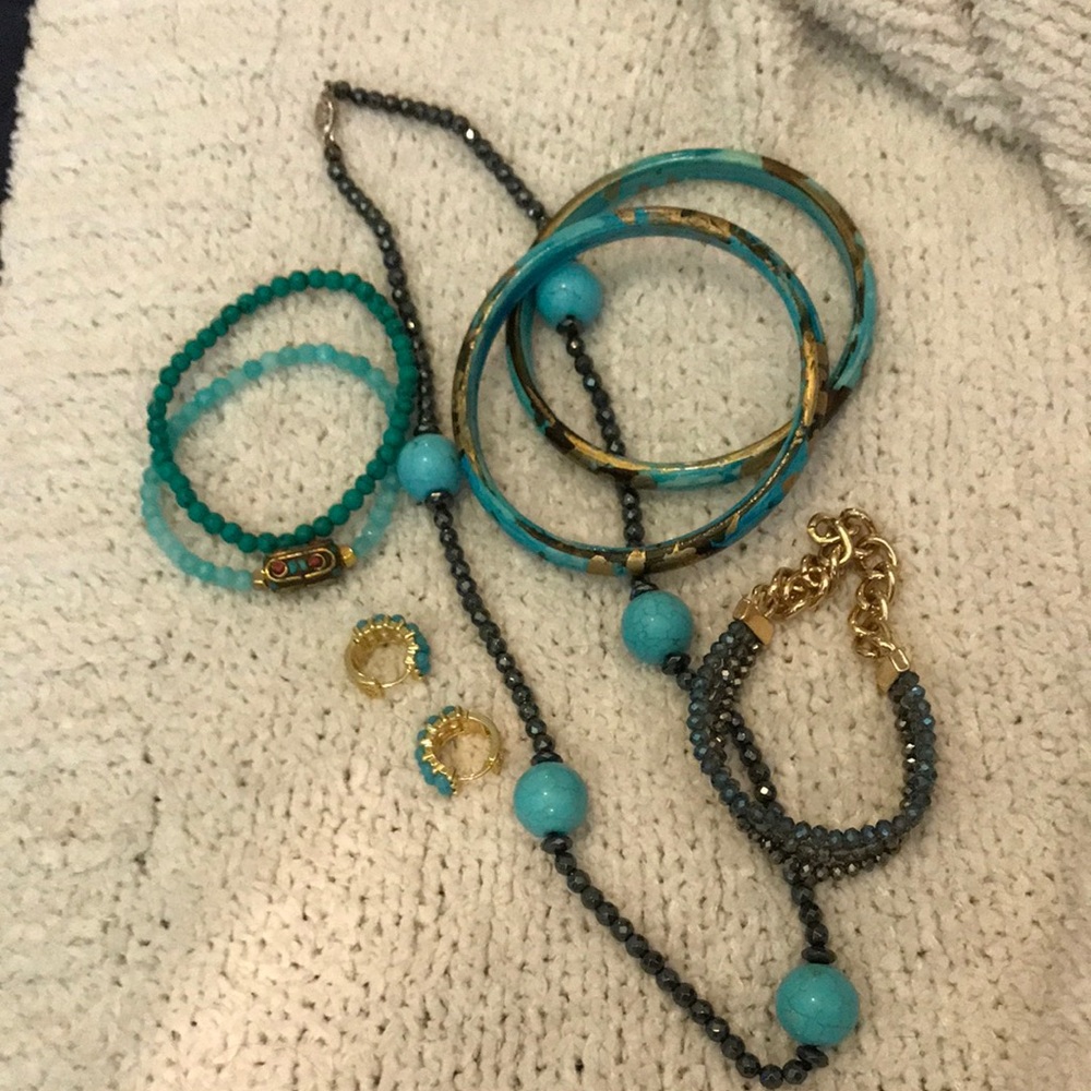 Turquoise Bead and Gold Accent Jewelry Set - Women